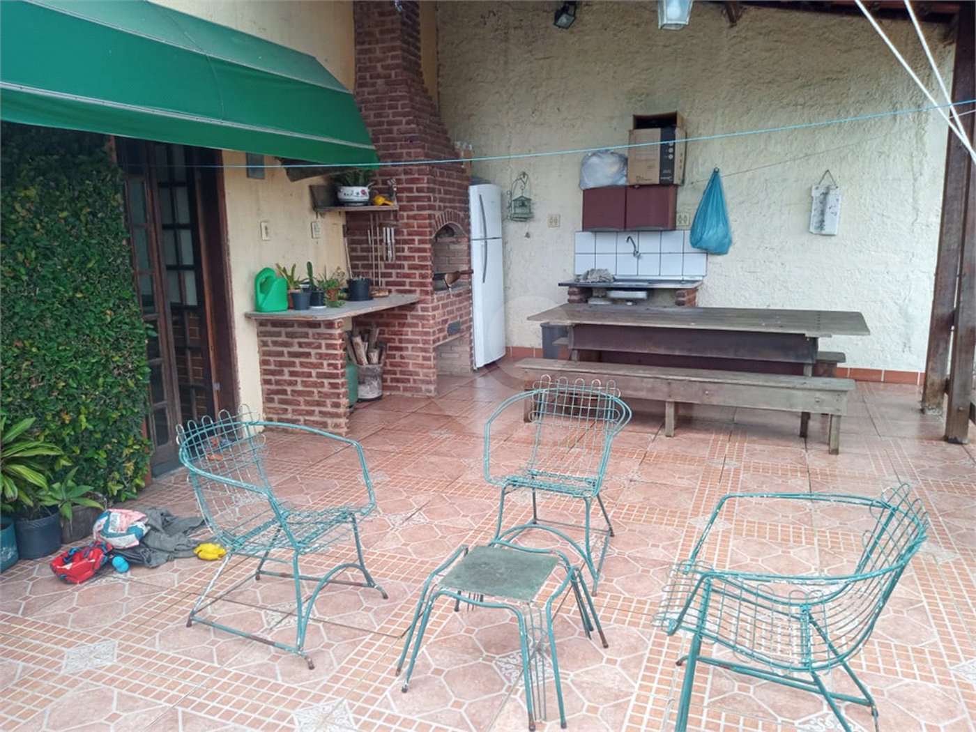 Sobrado à venda com 3 quartos, sendo 1 suíte,  em Vila Caputera, Mogi das Cruzes, SP