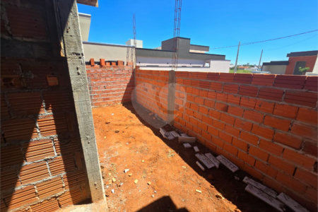 Casa à venda com 3 quartos, sendo 1 suíte, no condomínio Residencial Tivolli, Itapetininga - SP