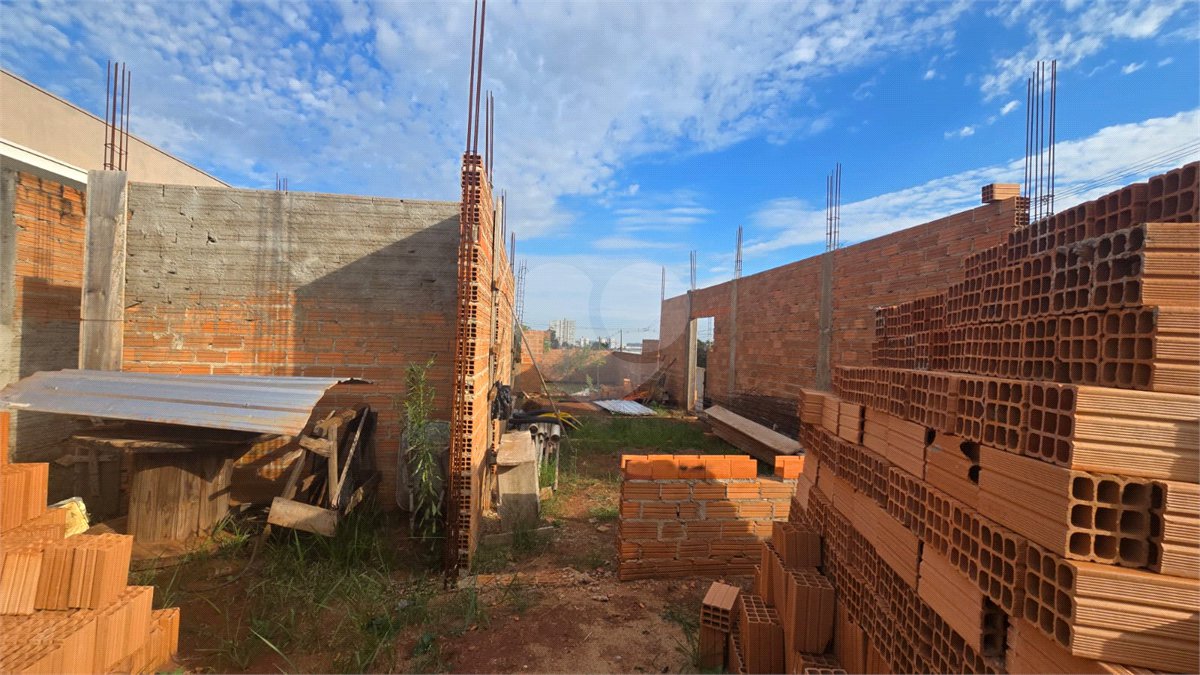 Sobrado à venda com 2 quartos em Cidade Jardim, Araraquara, SP