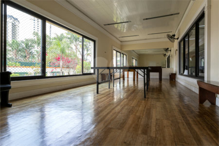 Apartamento à venda com 3 quartos, sendo 1 suíte, em Santo Amaro, São Paulo, SP