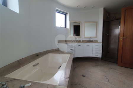 Apartamento à venda com 4 suítes em Moema, São Paulo, SP