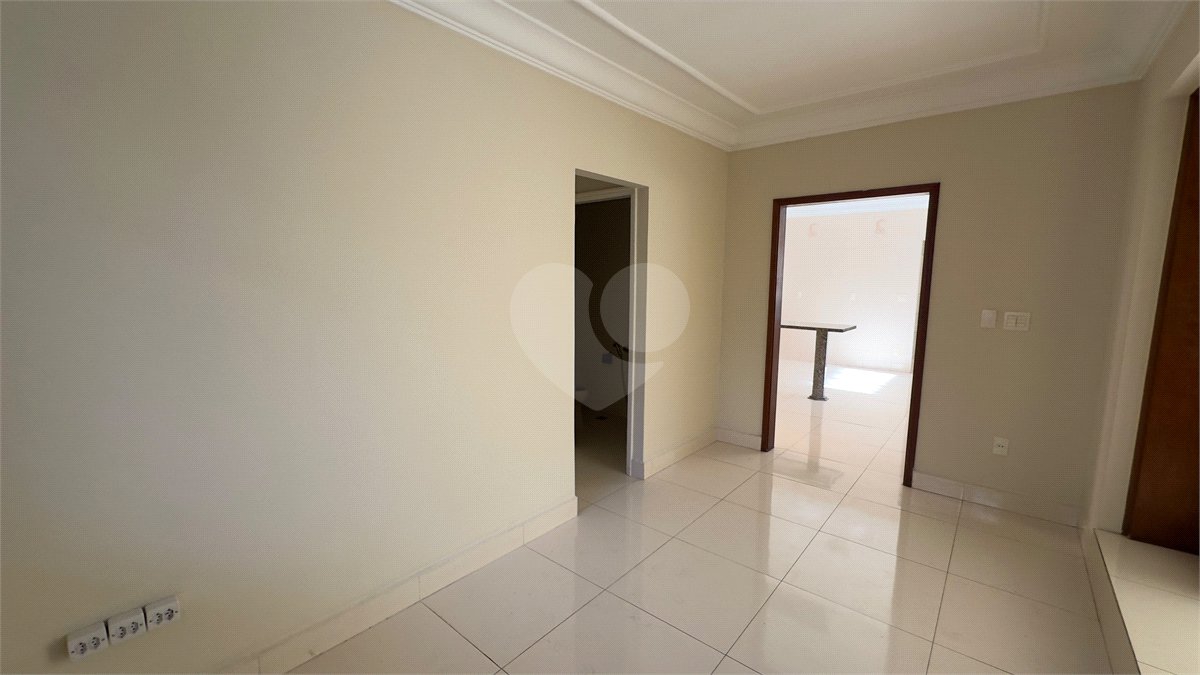 Casa para alugar com 4 quartos, sendo 3 suítes, em Vila Sfeir, Indaiatuba, SP