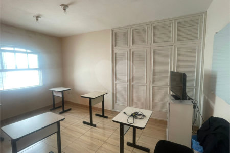 Casa Térrea à venda com 4 quartos em Vila Oliveira, Mogi das Cruzes, SP