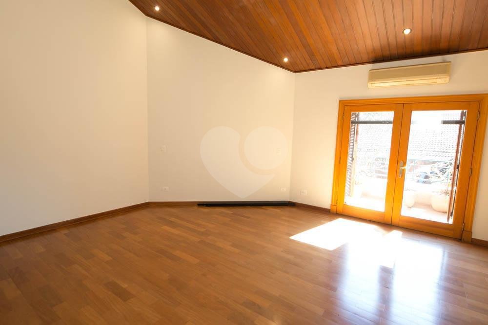 Casa à venda com 4 suítes no condomínio Jardim das Azaléias, São Paulo - SP