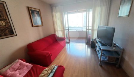 Apartamento à venda com 3 quartos, sendo 1 suíte,  em Jardim das Acácias, São Paulo, SP