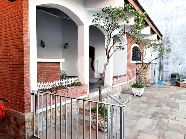 Sobrado à venda com 4 quartos, sendo 2 suítes,  em Santana, São Paulo, SP
