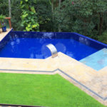 Casa à venda ou para alugar com 3 quartos, sendo 1 suíte,  no condomínio Parque Petrópolis 4 Secção, Mairiporã - SP