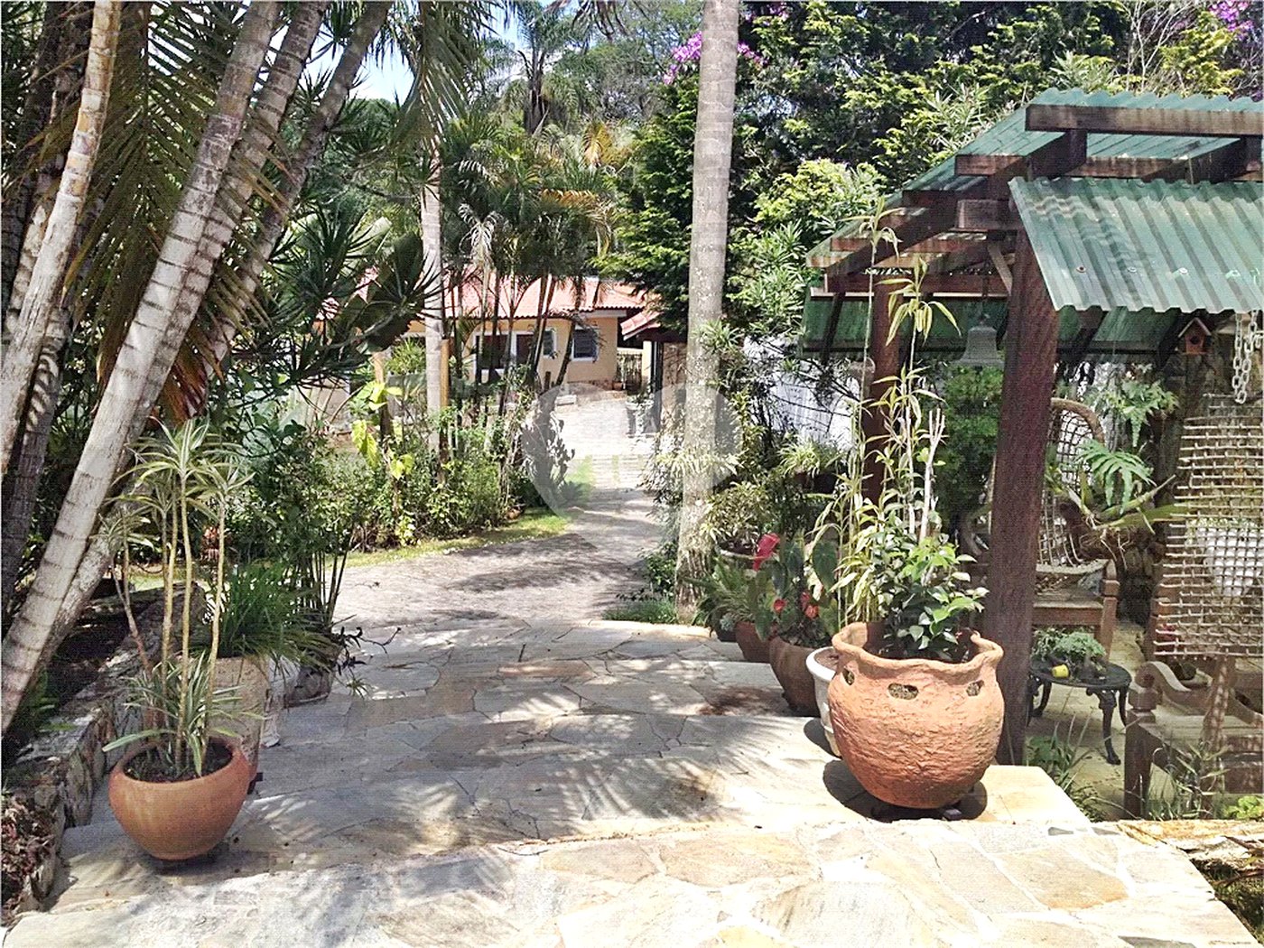 Casa à venda com 4 quartos, sendo 1 suíte, no condomínio Associação Reserva das Hortênsias, Mairiporã - SP