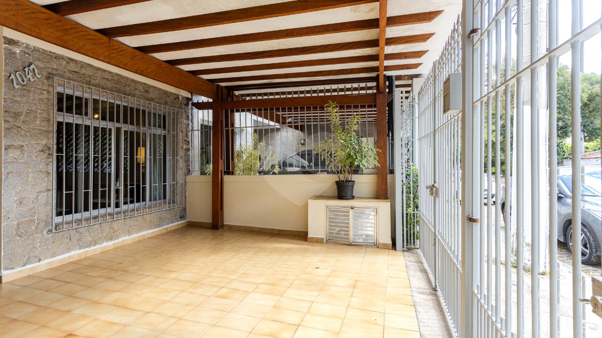 Casa à venda com 3 quartos, sendo 1 suíte, em Vila Cordeiro, São Paulo, SP