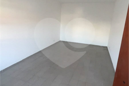 Sobrado à venda com 4 quartos, sendo 1 suíte,  em Jardim Ester Yolanda, São Paulo, SP