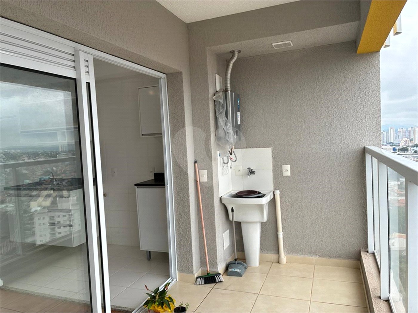 Apartamento à venda com 2 quartos, sendo 1 suíte, no Centro, Mogi das Cruzes, SP