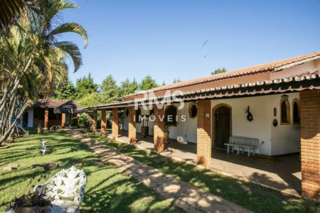 Chácara à venda com 4 quartos, sendo 1 suíte,  em Colinas do Mosteiro de Itaici, Indaiatuba, SP