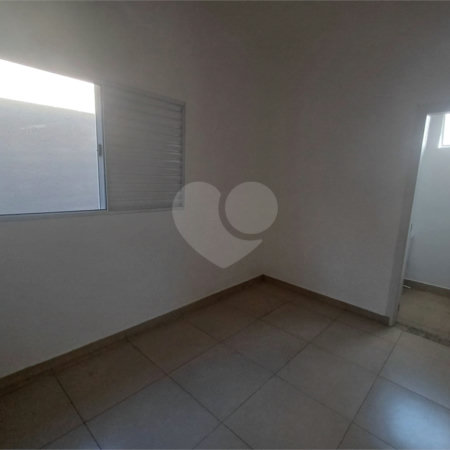 Casa à venda com 3 quartos, sendo 2 suítes, no condomínio Sollaris, Araraquara - SP