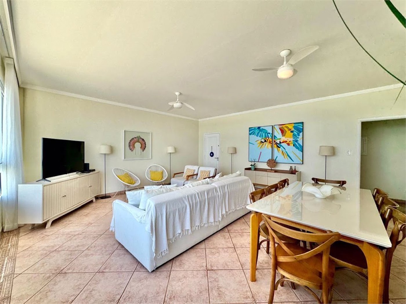 Apartamento Residencial à venda, Pitangueiras, Guarujá - AP0768.