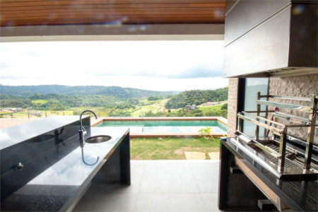 Casa à venda com 5 quartos, sendo 4 suítes, em Vila Darcy Penteado (mailasqui), São Roque, SP