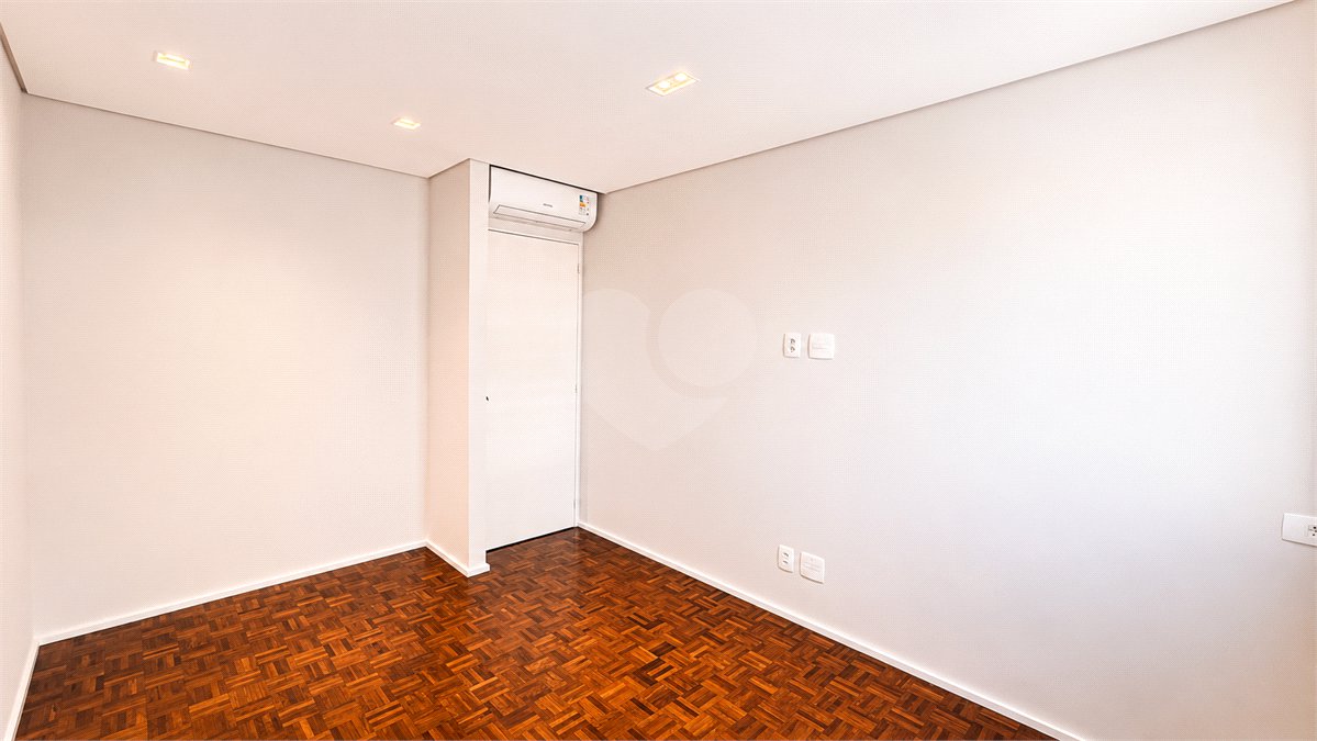 Apartamento à venda com 3 quartos, sendo 1 suíte, em Jardim Paulista, São Paulo, SP