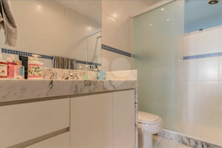 Apartamento à venda com 4 quartos, sendo 1 suíte,  em Copacabana, Rio de Janeiro, RJ