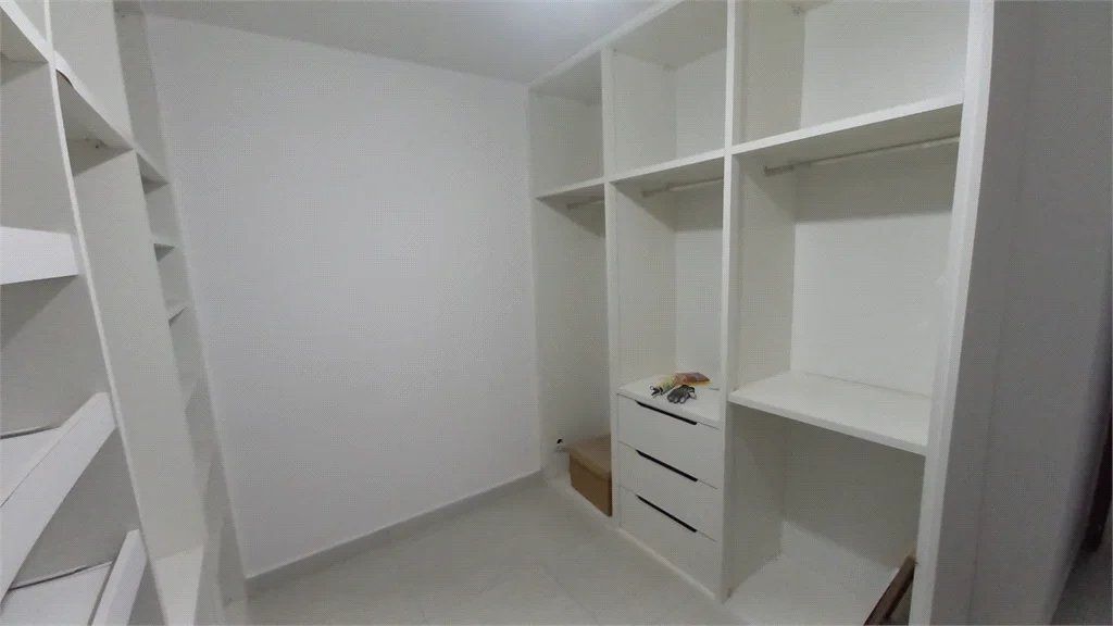 Sobrado à venda com 3 quartos, sendo 2 suítes, em Vila Adalgisa, São Paulo, SP