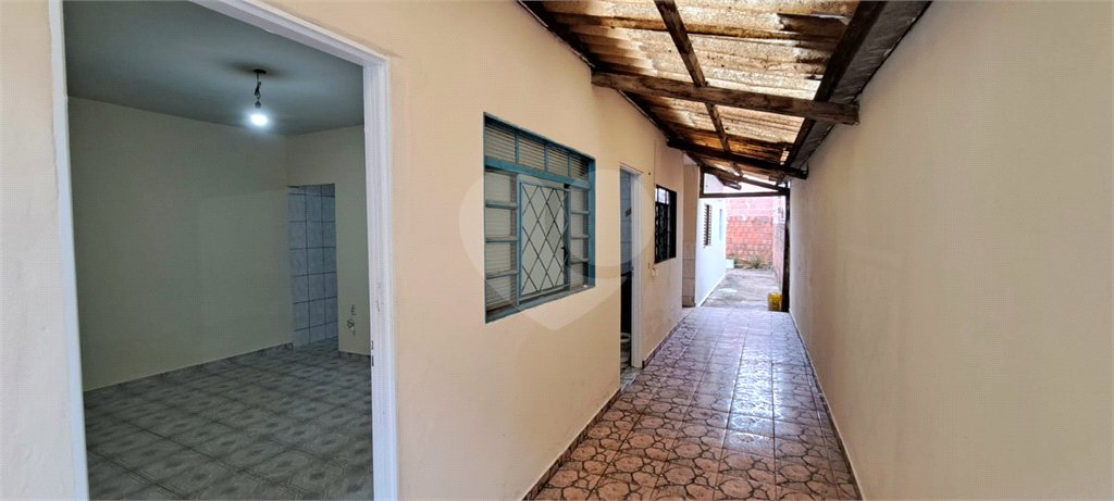 Casa ampla em bairro tranquilo – excelente oportunidade para morar ou investir!