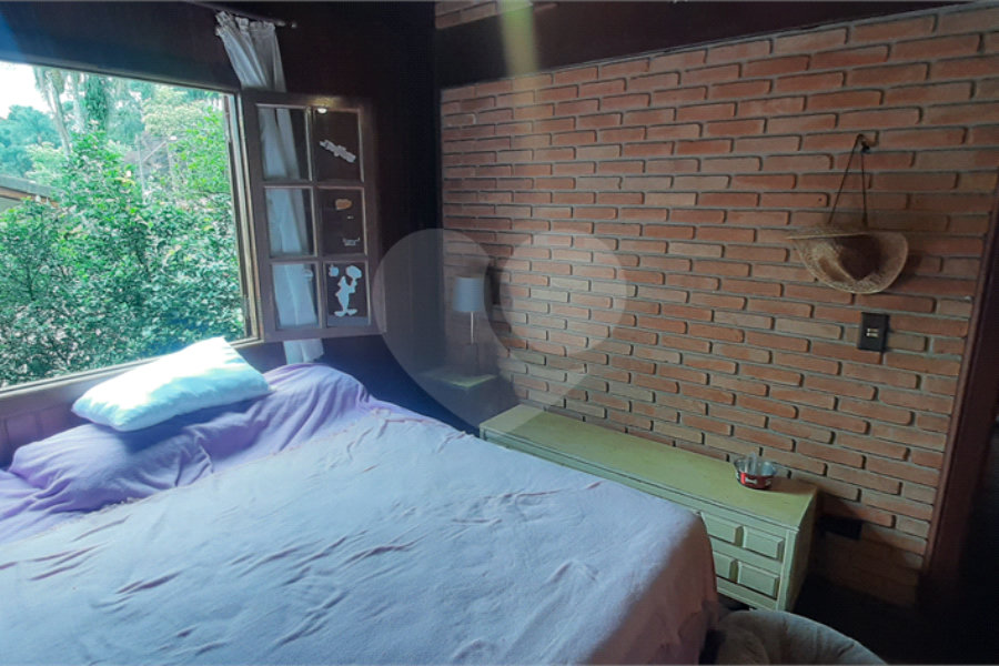 Casa à venda com 4 quartos, sendo 2 suítes, no condomínio Associação Reserva das Hortênsias, Mairiporã - SP