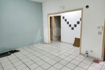 Sobrado à venda com 4 quartos em Vila Dom Pedro I, São Paulo, SP