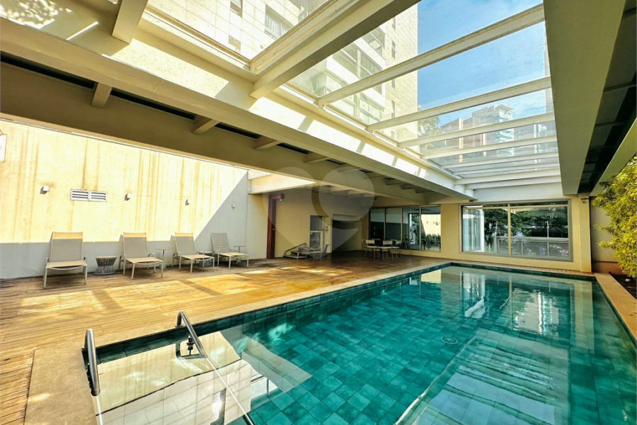 Linda Cobertura Duplex para venda no Jardim Paulista com 87,45 m² decorada!