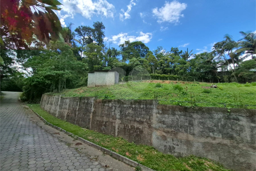 Casa à venda no condomínio Jardim da Montanha I, Mairiporã - SP