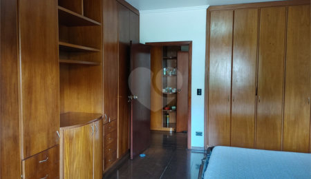 Casa à venda com 4 quartos, sendo 2 suítes,  em Parque dos Príncipes, São Paulo, SP