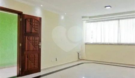 Sobrado à venda com 3 quartos, sendo 2 suítes, em Chácara Inglesa, São Paulo, SP