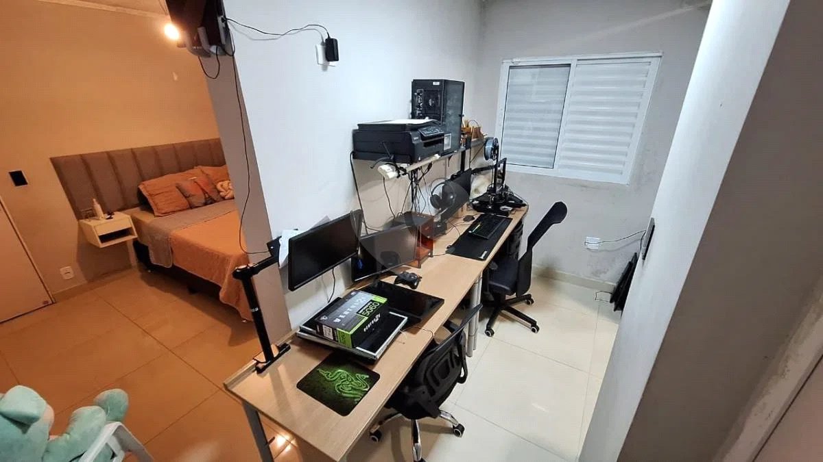 Casa de 2 quartos em Rua Orange, Vila Luzita, Santo André - Venda!