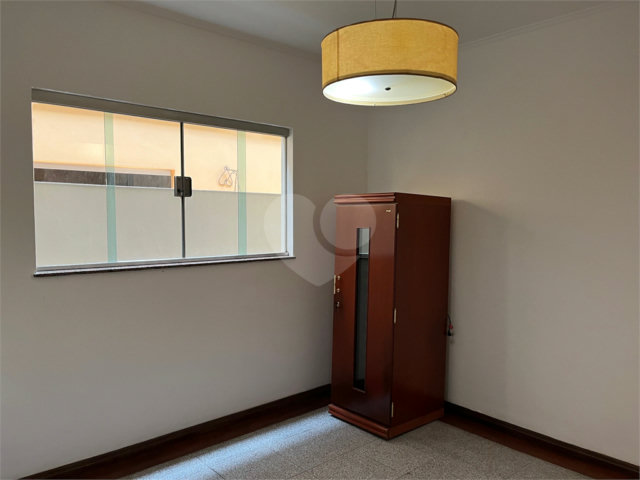 Sobrado à venda com 3 quartos, sendo 1 suíte,  em Chácara Santo Antônio, São Paulo, SP