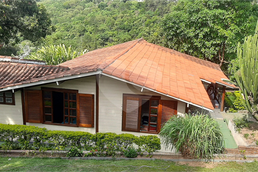 Casa Térrea à venda com 3 quartos, sendo 1 suíte,  em Serra da Cantareira, Mairiporã, SP