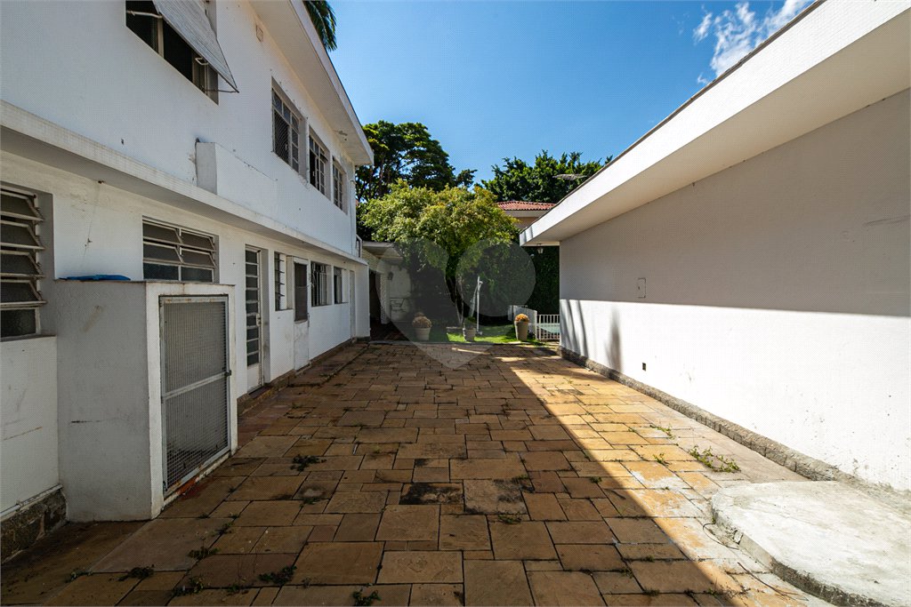 Casa Térrea à venda com 4 quartos, sendo 1 suíte,  em Brooklin Velho, São Paulo, SP