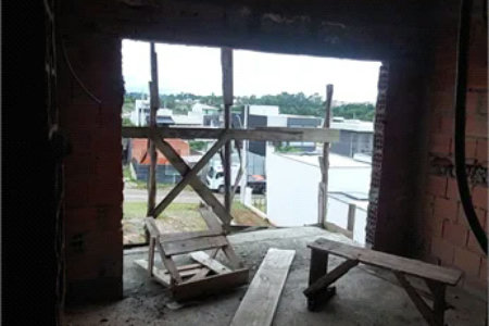 Terreno à venda com 3 quartos, sendo 1 suíte, no condomínio Lago dos Pássaros, Cotia - SP