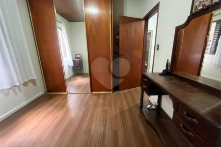Casa à venda com 4 quartos, sendo 1 suíte,  em Jardim Franca, São Paulo, SP