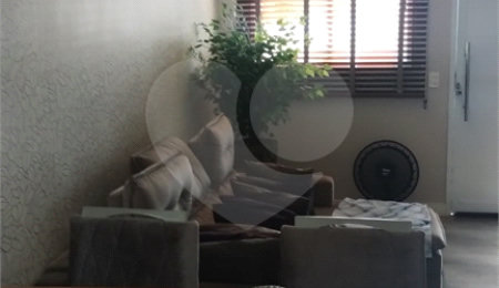 Casa à venda com 2 quartos no condomínio Faggion, Suzano - SP