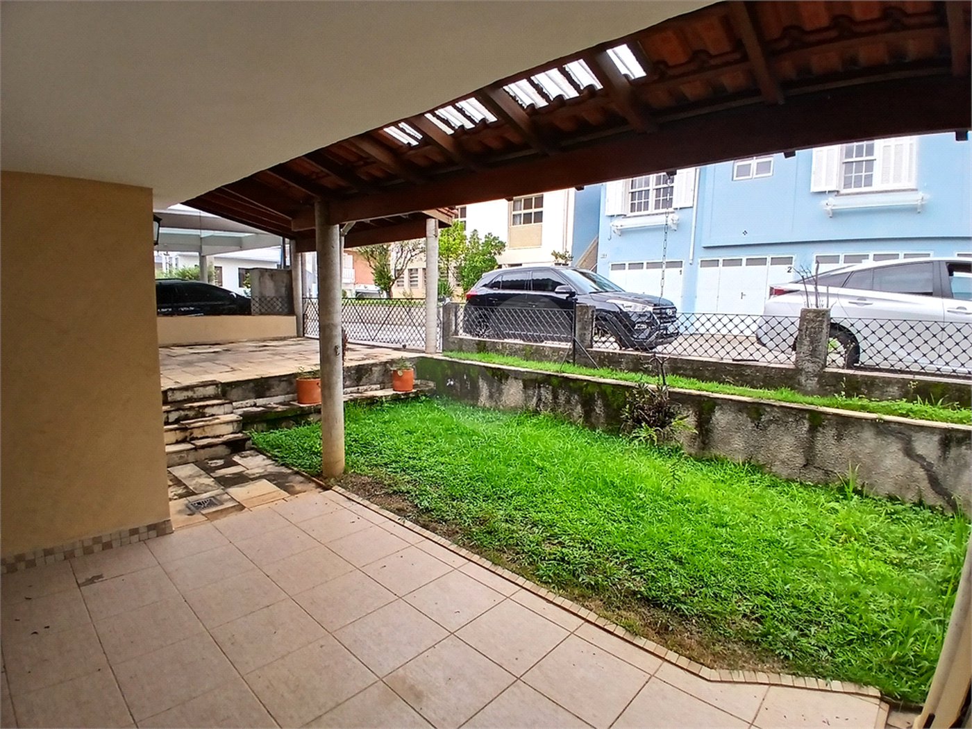 Casa à venda ou para alugar com 3 quartos, sendo 2 suítes, no condomínio Chácara das Rosas, São Paulo - SP