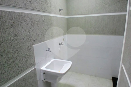 Sobrado à venda com 3 quartos, sendo 1 suíte,  em Parque Vitória, São Paulo, SP