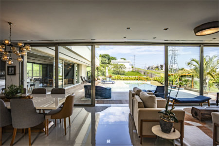 Casa à venda com 4 suítes no condomínio Campo de Toscana, Vinhedo - SP