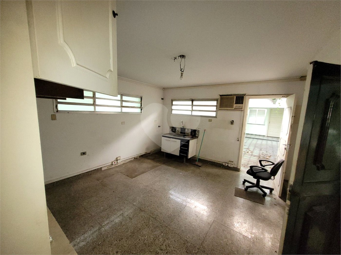 Sobrado à venda com 10 quartos em Campo Belo, São Paulo, SP