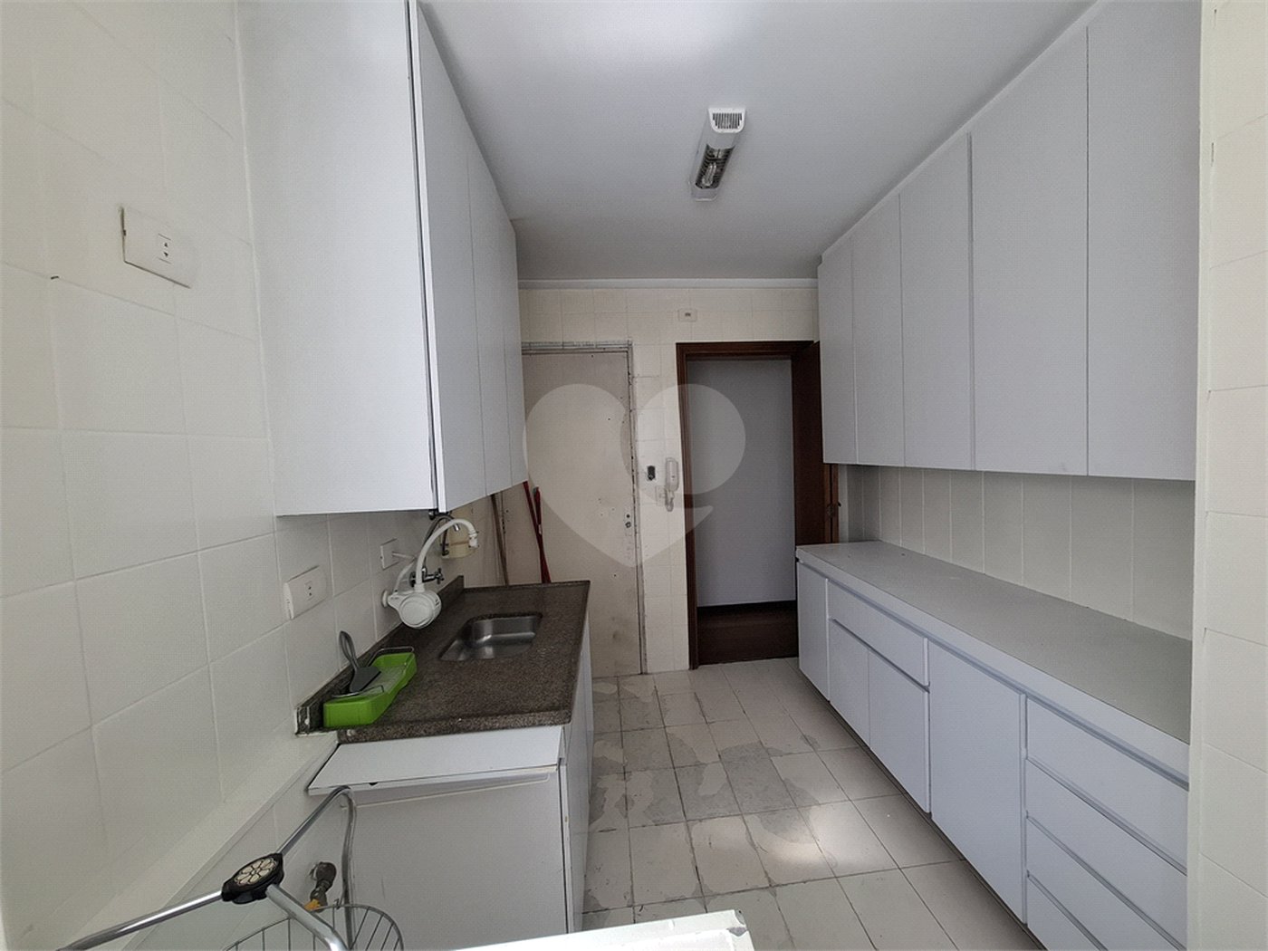 Apartamento à venda com 3 quartos, sendo 1 suíte, em Jardim Marajoara, São Paulo, SP