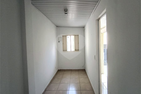Casa para alugar com 1 quarto no condomínio Cond R Claudio Rodrigues Lopes, São Paulo - SP