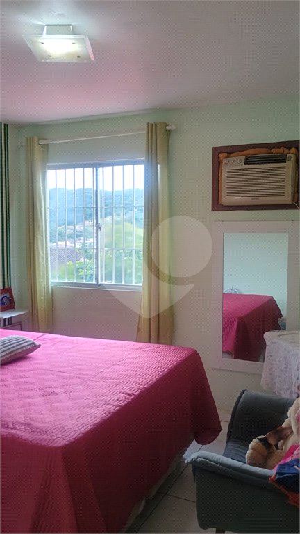 Villagio à venda com 3 quartos em Senador Vasconcelos, Rio de Janeiro, RJ