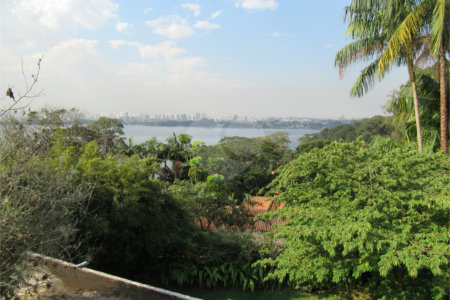 Casa à venda com 3 quartos, sendo 1 suíte, em Guarapiranga, São Paulo, SP