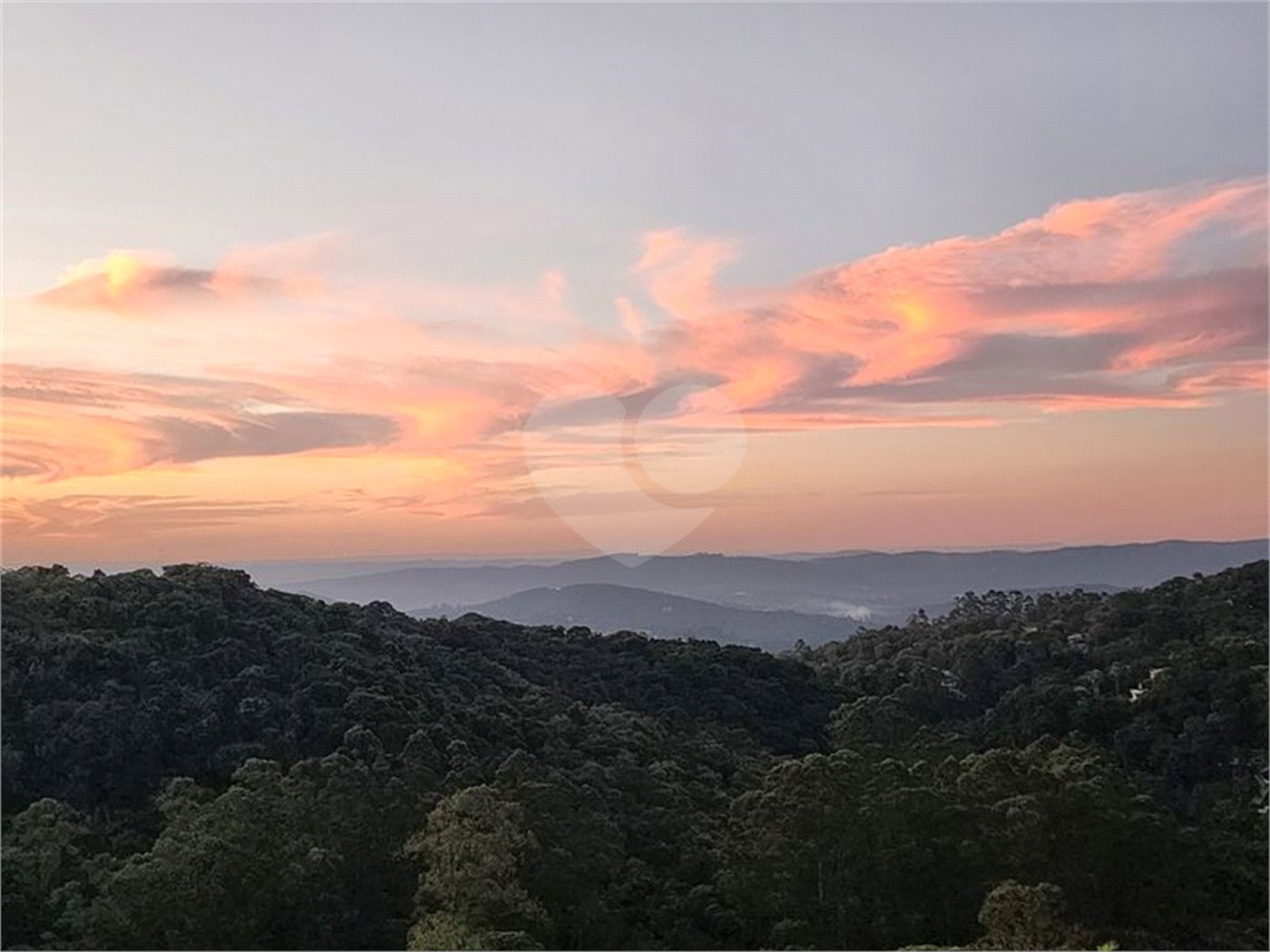 Casa à venda com 3 suítes no condomínio Parque Imperial da Cantareira, Mairiporã - SP