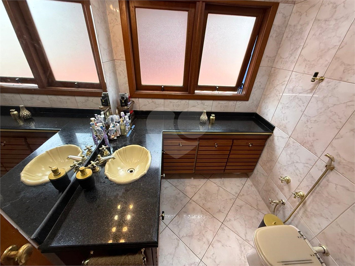 Casa à venda ou para alugar com 3 quartos, sendo 1 suíte, no condomínio Da Serra, São Paulo - SP