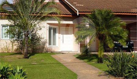 Casa para alugar com 4 quartos, sendo 2 suítes,  no condomínio Mont Serrat, Salto - SP