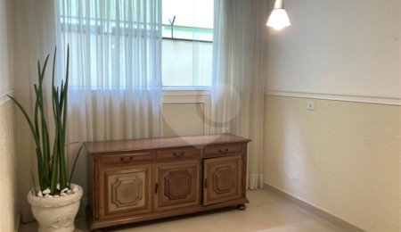 Casa para alugar com 3 quartos, sendo 1 suíte,  em Santo Amaro, São Paulo, SP