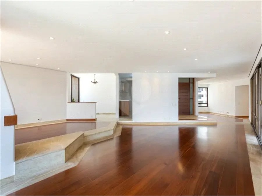 Apartamento à venda ou para alugar com 3 suítes em Real Parque, São Paulo, SP