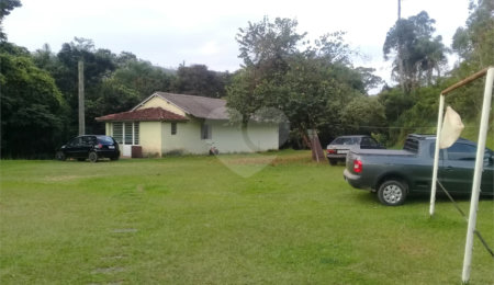 Casa à venda com 4 quartos, sendo 1 suíte,  em Rio Acima, Mairiporã, SP